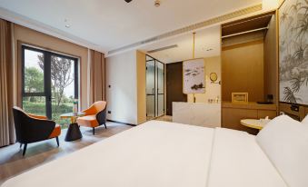 Golden Eight Immortals Hotel