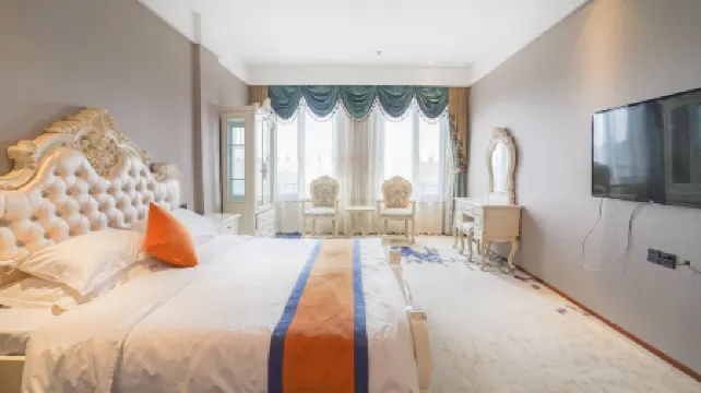 Fisher Island Holiday Hotel