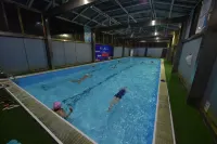 Caizhi International Hotel - Pools