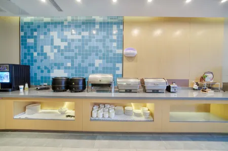 Homeinn · neo (Zhuji Hailiang Experimental Middle School Chengbei Road) Отели рядом с достопримечательностью «Zhuji Gymnasium»