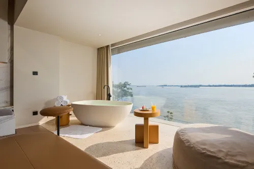 Floral Lux Hotel·Wuhu Art Hotel (Binjiang Park Branch)