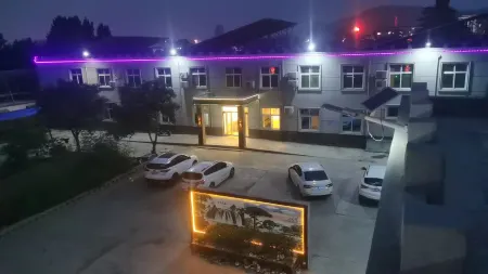 Huixian Spring Rain Hotel (Wulongshan Branch) Отели в г. Хуэйсянь