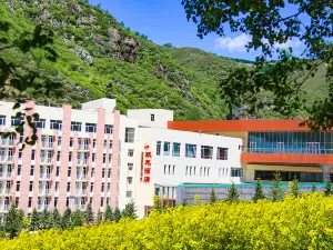 Shuanglong Hotel