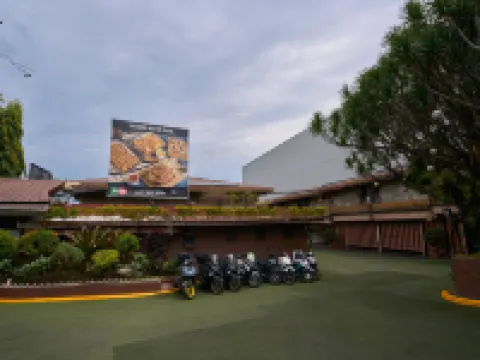 Victoria Court Hillcrest Hotels in Pasig
