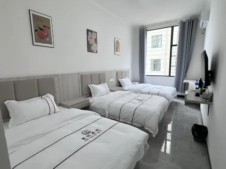 Nanhua Jingyue Chinese Inn