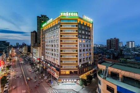 trefoil hotel Отели в г. Гуйпин