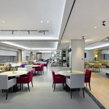 Pu Yue Boutique Hotel (Wuhan Zhongnan Road Metro Station)
