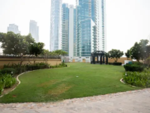 فندق وأجنحة وشقق رمادا باي ويندهام دبي جميرا بيتش ريزيدنس Hotels near Marina Beach