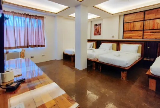 Estancia Roadside Inn by RedDoorz 鄰近Tangke Saltwater Lagoon的酒店