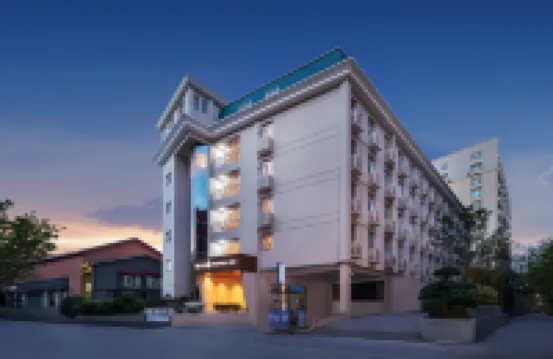 ジンジャン イン(武漢江漢路地下鉄駅江灘歩行街)