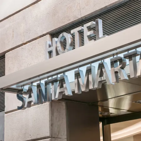 Hotel Santa Marta Отели рядом с достопримечательностью «Барселонета»