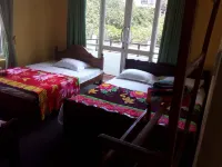 White Water Villa Hotel dekat Deeparama Temple