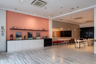 A Hotel Dickson Các khách sạn ở Khu tiểu Ấn