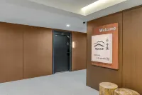 Yun · Jizhu Designer Homestay (Datong South Station Fangte Happy World Store)
