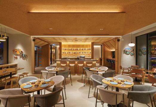 3. 힐튼 가든 인 ..