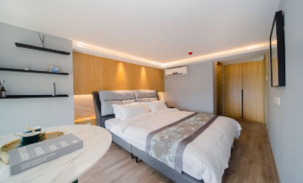 Ray International Apartment