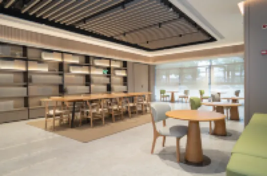 JI Hotel (North Gate of Xijindu Scenic Area, Zhenjiang)