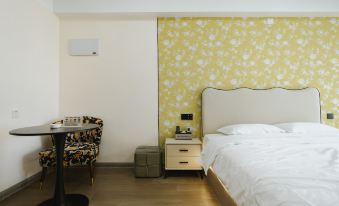 Nianhuarushi Theme Hotel (Taishan Station)