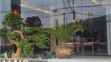 Weiheng Business Hotel Отели в г. Ичуань