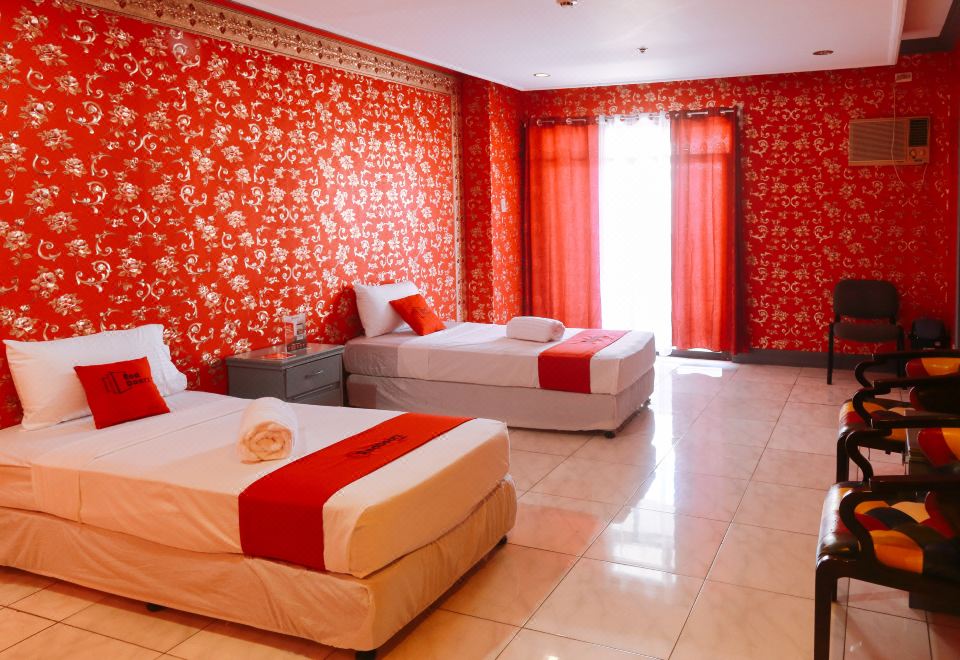 3. RedDoorz..