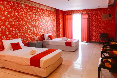 RedDoorz Plus @ Castle Chateau Iloilo