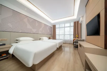 Borrman Hotel (Liuzhou Yaobu Ancient Town Sunshine 100) Отели рядом с достопримечательностью «Citizen Square»