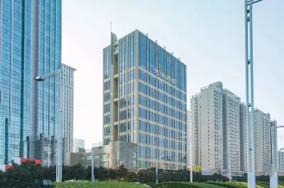 Fanjin Hotel (Zhengzhou Convention and Exhibition Center Subway Station Branch) Отели рядом с достопримечательностью «Хэнаньский университет открытия»