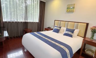 DREAM HOTEL