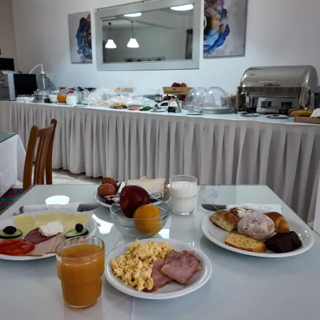 Hotel Marybill Отели рядом с достопримечательностью «Пляж Перисса»