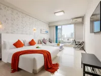 Yiyun Hotel (Taiyuan Station West Square Subway Station Liu Xiang) Hotels near Ying Ze