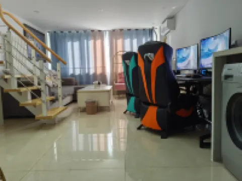 Jingziyou E-sports Homestay (Qingdao Licang Jinshui Road)