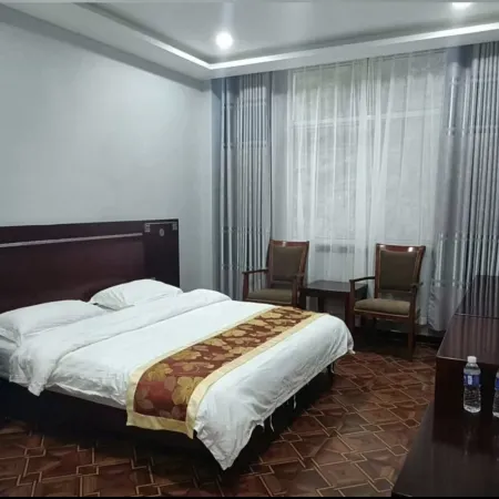 Zhouqu Hongda Hotel