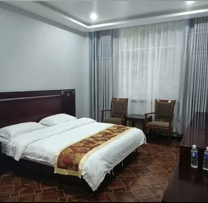 Zhouqu Hongda Hotel