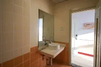 Lankao Giraden Business Hotel
