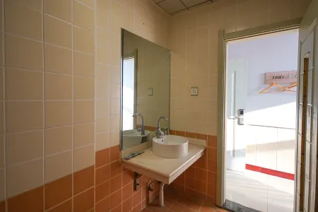 Lankao Giraden Business Hotel Отели в г. Ланькао