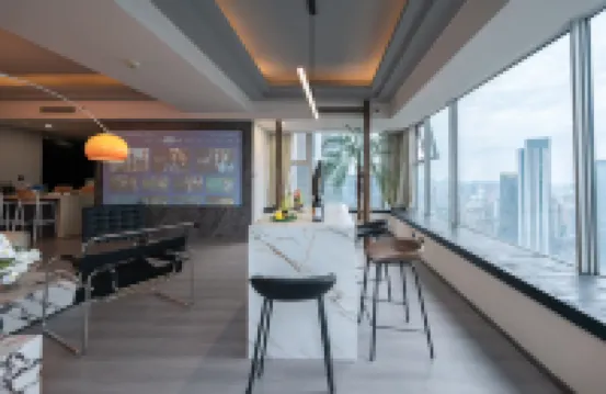 Invis - High-Rise Panoramic Art Apartment (Chengdu Taikoo Li Store)