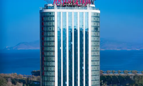 Mountain-lake Hotel Dali