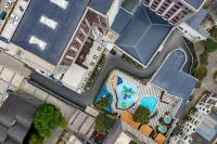 Mingzhi Shangchun Holiday Hotel - Dujiangyan Rongchuang Panda Valley Branch Hotel in zona Zhaogong Mountain