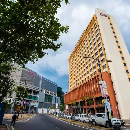 Gaya Centre Hotel Отели рядом с достопримечательностью «Часовая Башня Аткинсон»