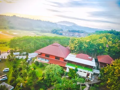 Kasuari Exotic Resort Hotel dekat Stadion dr. H. Moch. Soebroto Kota Magelang