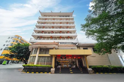 安逸·華龍飯店（撫琴夜市花牌坊地鐵站店） 天府花都附近的飯店
