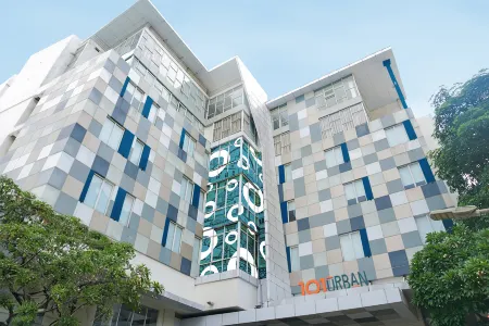 1O1 URBAN Jakarta Glodok - Kota Tua Отели рядом со станцией Jakartakota Station