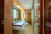 Hongcheng Hotel - parking
