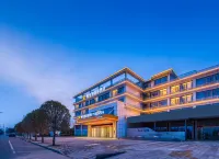 維也納國際酒店（鄭州華南城地鐵站奧特萊斯店） 鄰近龍湖錦藝城購物中心的酒店