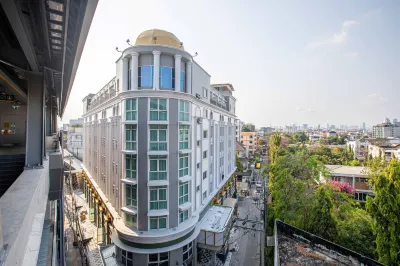 Airbus Hotel @ Phawana Station Các khách sạn gần Wat Prayasuren