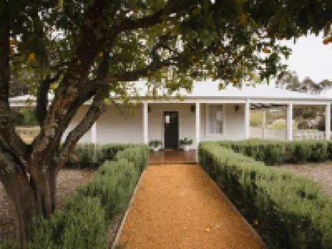 Ampersand Estates Luxury Cottage Nestled in National Forest Hotels in Pemberton