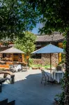 Beizunlinka · Golden Light on the Snow Mountain | Shiguang Buyu · Snow Mountain Panoramic View Hotel