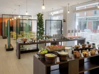 دبل تري باي هيلتون ميلان Hotels near كيو تي أوتو