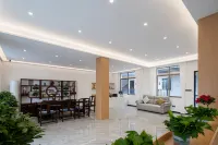 Floral Hotel·Qingyu hotel (Tonglu OMG Heartbeat Paradise Branch)