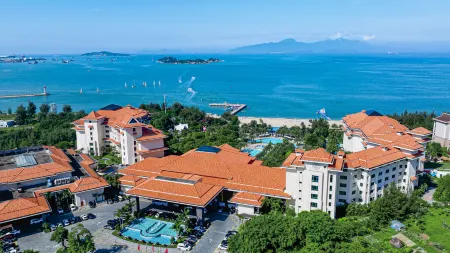 Regal Palace Resort Отели рядом с достопримечательностью «Jinyintan Beach»